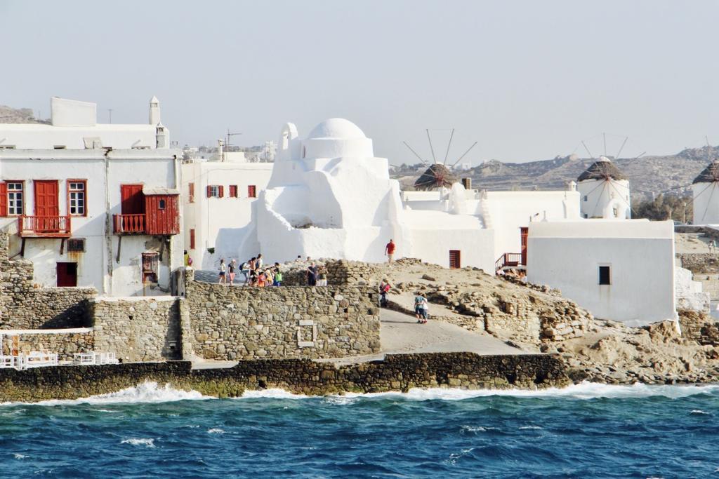 Botel Boat Aiolis *